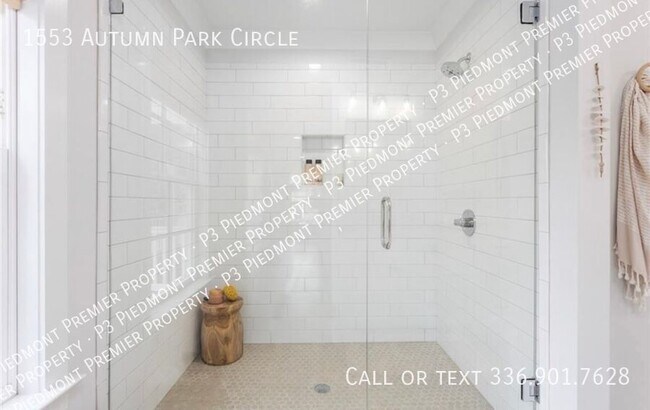 Building Photo - 1553 Autumn Park Cir