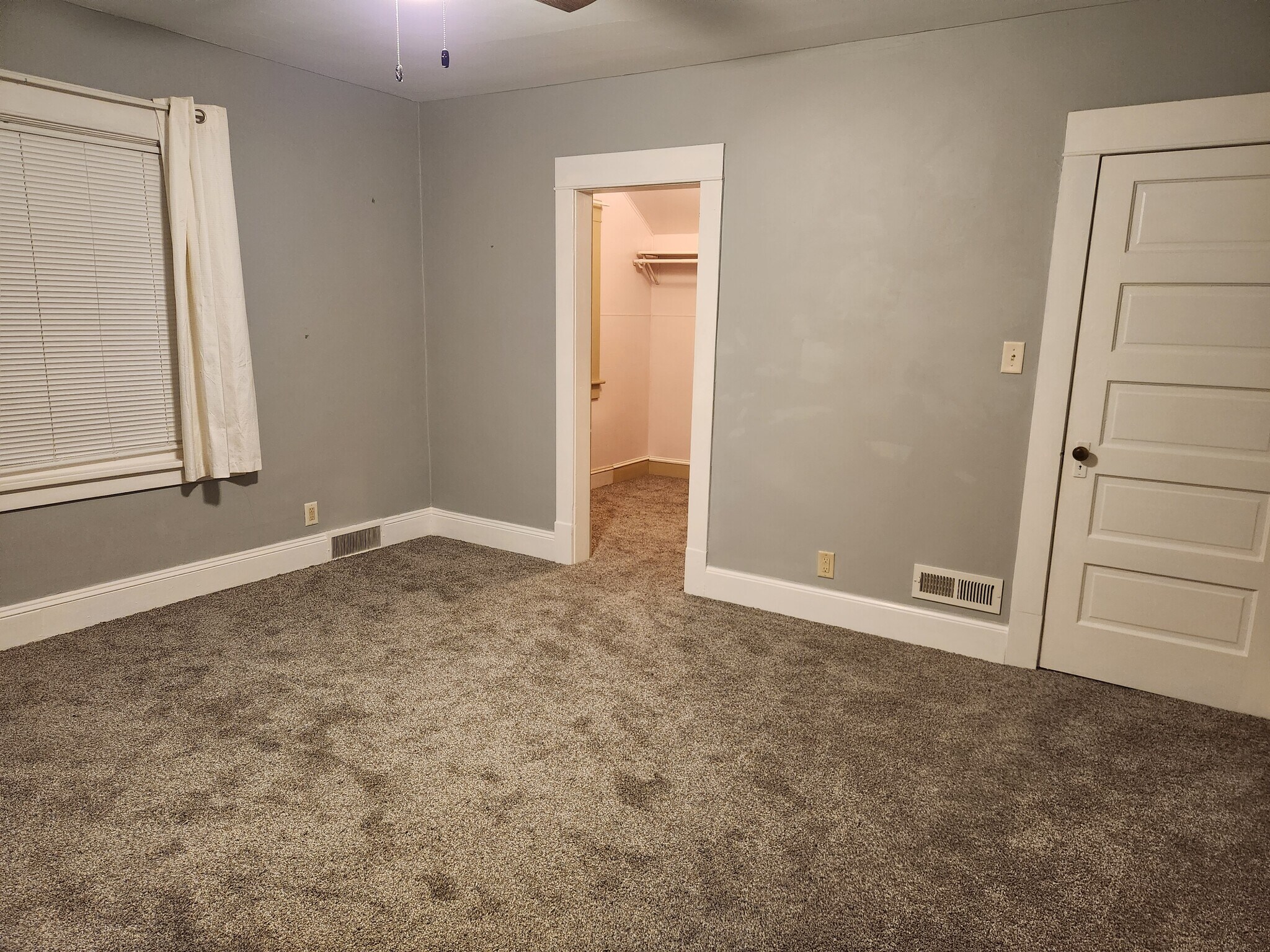 Building Photo - 614 Isabella St