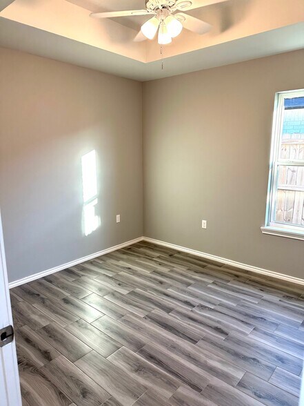 Building Photo - 316 Uva Ln