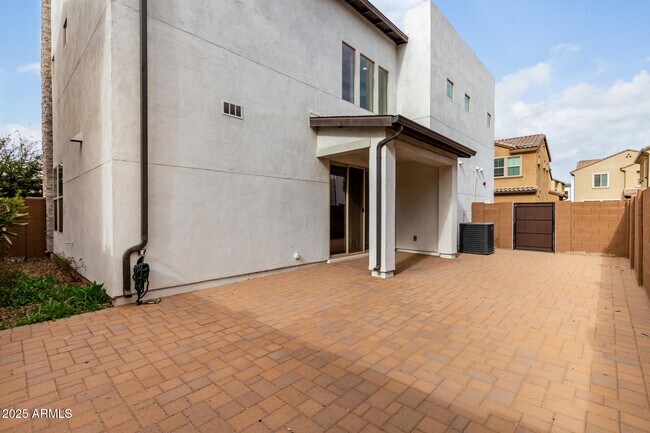 Building Photo - 1685 S Wallrade Ln