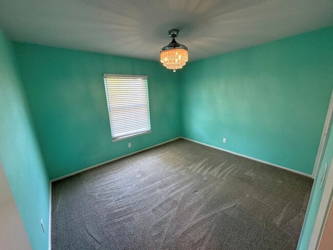 Building Photo - Spacious East Ventura 4 Bedroom Home – Sin...