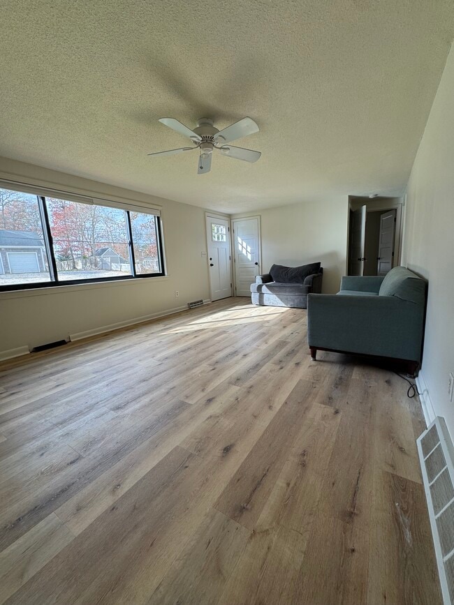 Building Photo - 3 Elliot Way