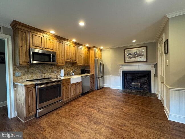 Building Photo - 3700 Albidale Dr