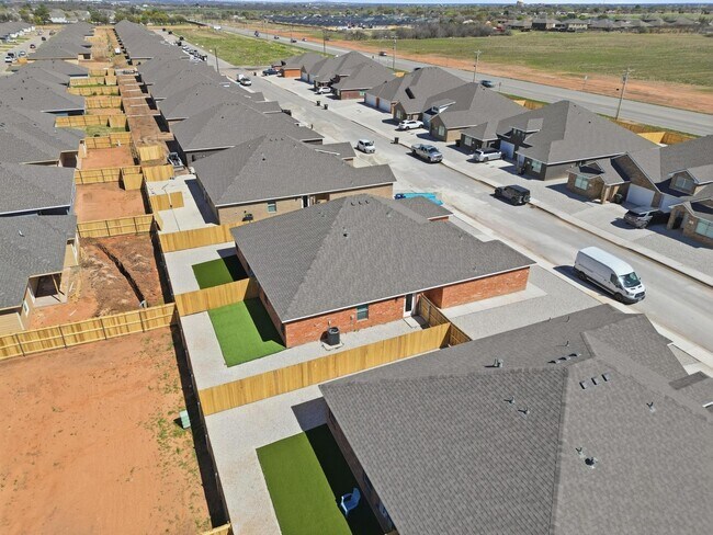 Building Photo - Live Minutes from Stargate – Welcome to Hampton Hills