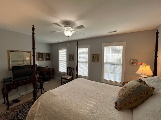 Building Photo - Premier 3BD, 2.5BA House in Downtown Fuqua...