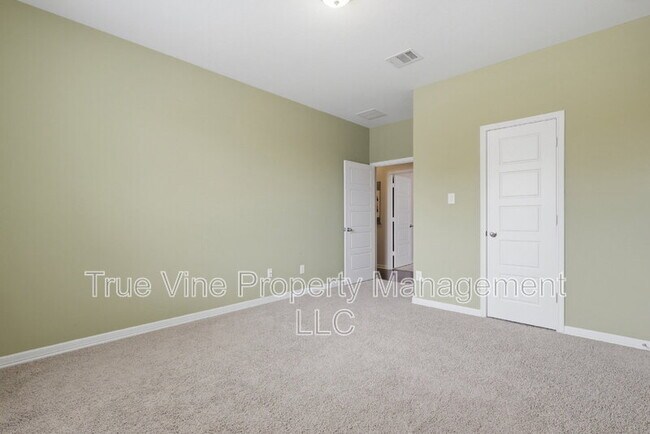 Building Photo - 4727 La Santa Rd