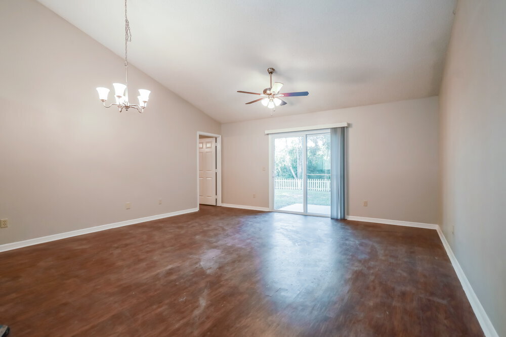 Building Photo - 8173 Pilgrims Trace Dr