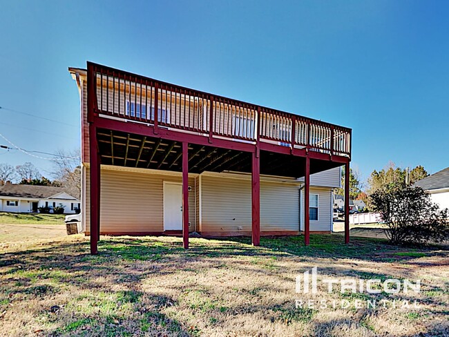 Building Photo - 4 Spring Valley Cove