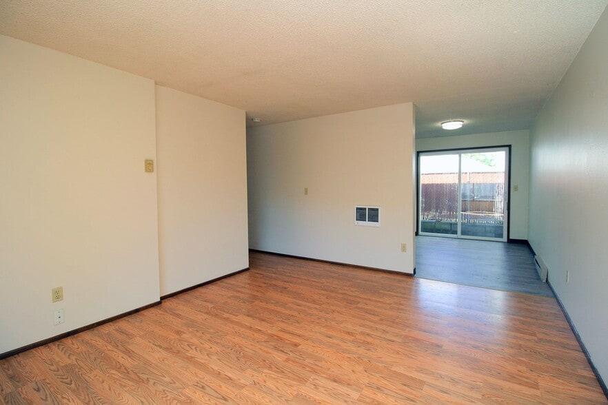 Building Photo - 2639-2639 SE 119th Ave