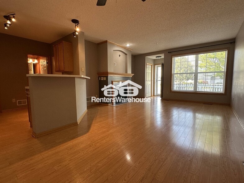 Building Photo - 3635 Lawndale Ln N