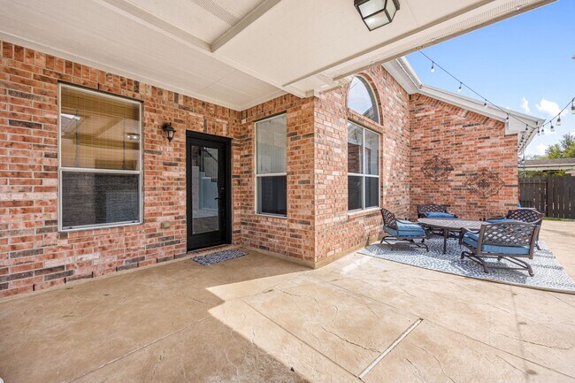 Building Photo - 6010 Gatewood Manor Dr