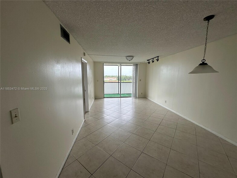 Building Photo - 8710 N Sherman Cir
