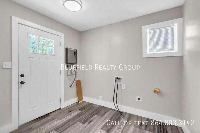 Building Photo - 212 E Bearden St