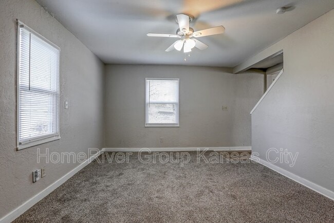 Building Photo - 831 Stewart Ave