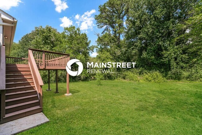 Building Photo - 3 Bedroom Pet-Friendly Home in Stone Mountain, GA with Main Street Renewal