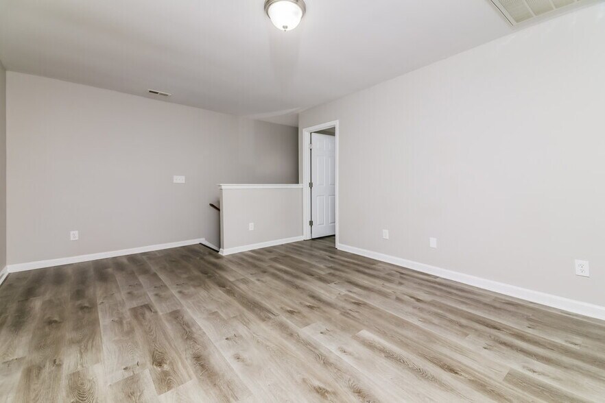 Building Photo - 3501 Pinkham Way