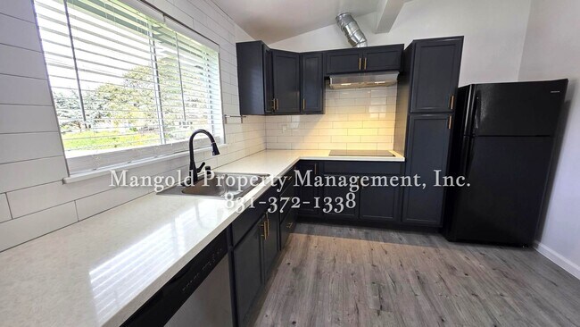 Building Photo - 635den