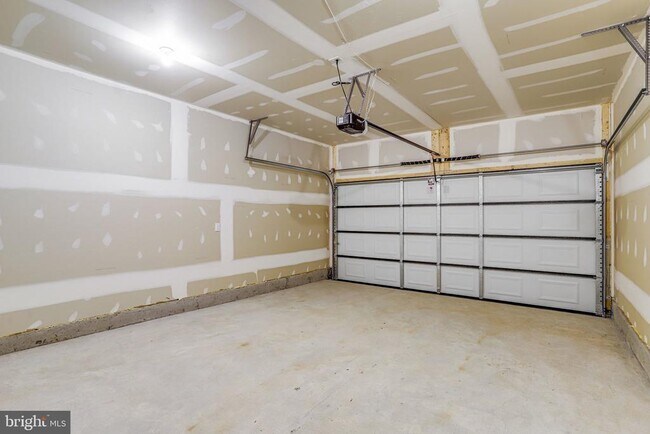 Building Photo - 385 Ensemble Wy
