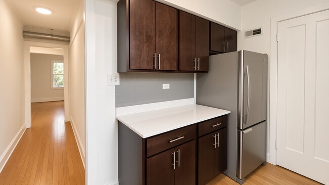 Building Photo - 3018 N Karlov Ave