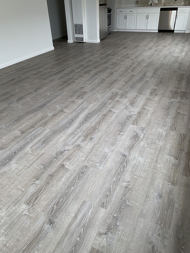 Laminate Wood Flooring - 223 Avenida Granada