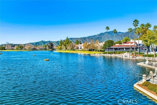 Building Photo - 10 Pantano