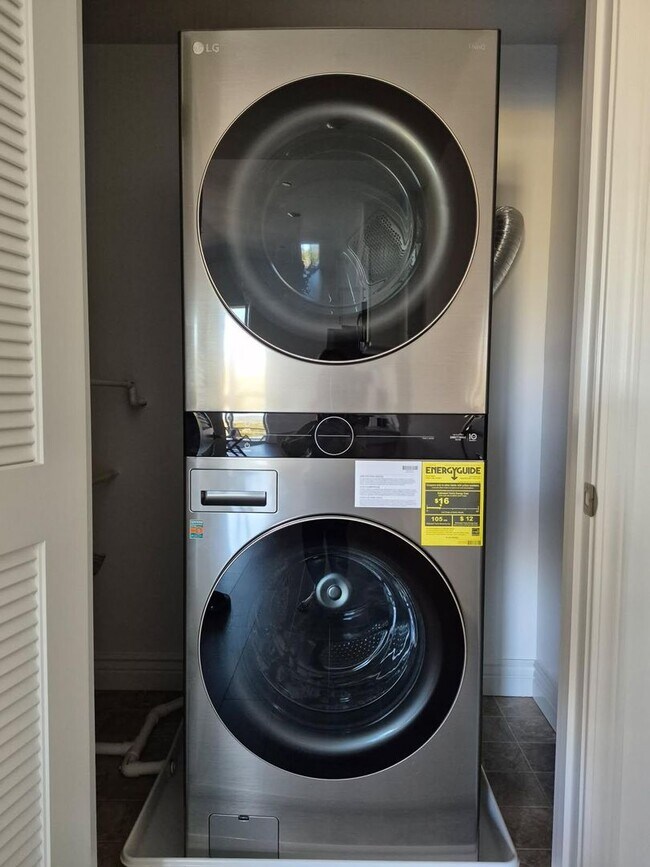 Building Photo - Spacious 3 Bedroom 2 Full Bath Condo with Stunning Views and Energy Savings