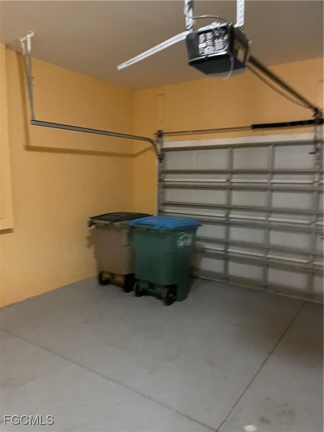 Building Photo - 2533 Deerfield Lake Ct