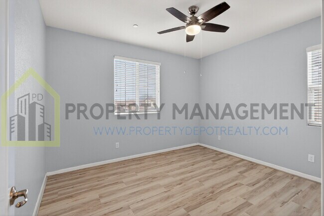 Building Photo - Spacious Elegance Awaits: 4-Bedroom Home with Hardwood Floors in Elk Grove!