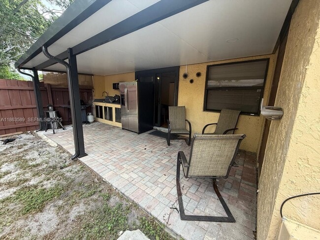 Building Photo - 4403 NW 4th Ave