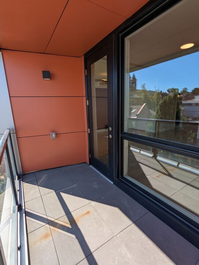 Building Photo - 2 Bedroom 2 Bathroom Condo at the Lawrence...