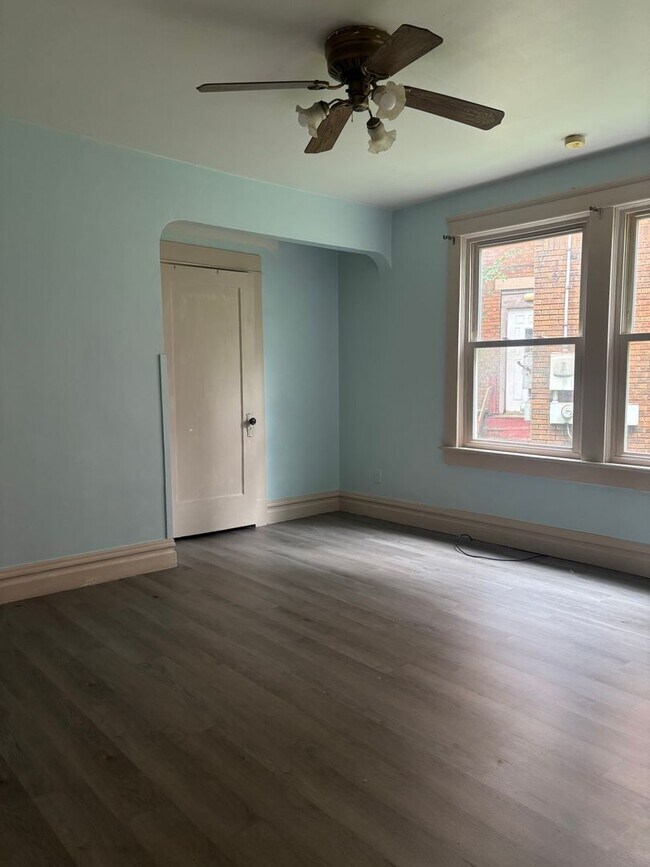 Building Photo - 814 Highland Ave