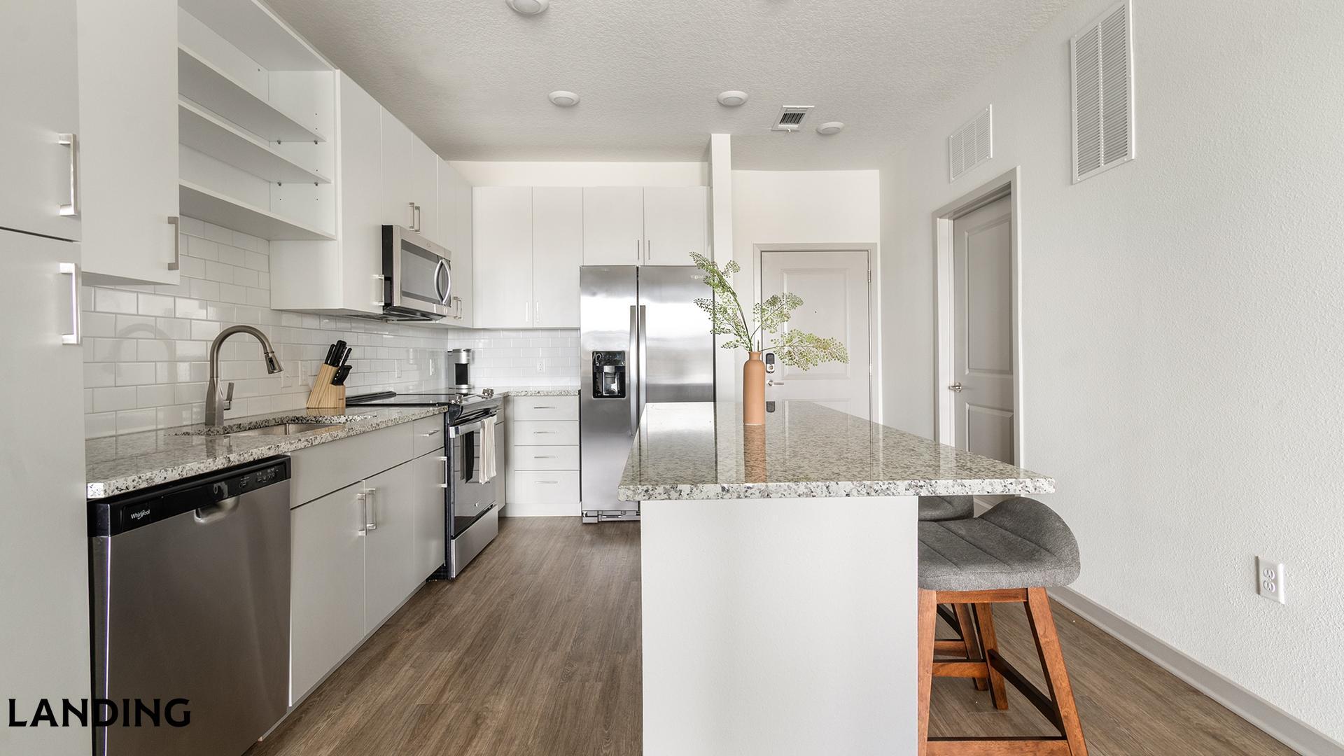 Building Photo - 7311 Baymeadows Way