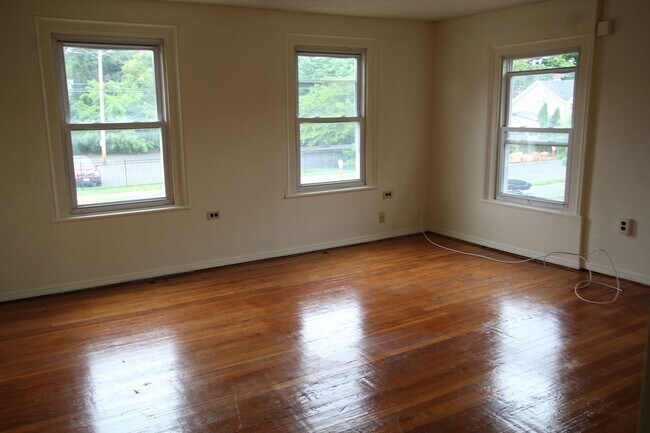 Building Photo - 94-96 Greenkill Ave