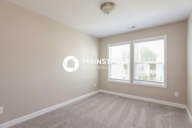 Building Photo - 3 Bedroom Pet-Friendly Home in Huntersville, NC with Main Street Renewal