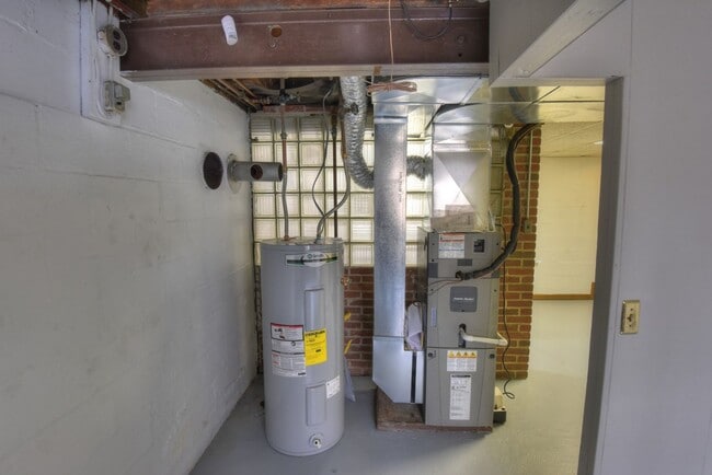 Building Photo - 2-Bedroom Single-Family Home with Garage and Spacious Yard in Unity Township