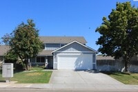 Building Photo - 4 bedroom, 2 1/2 bath home in Pasco