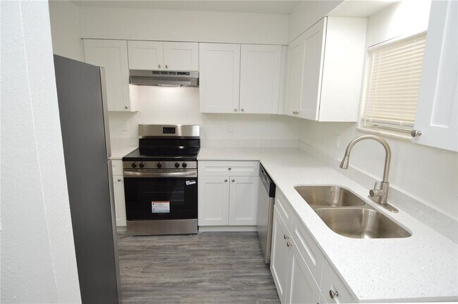 Building Photo - 5004 Castile Pl