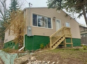 Building Photo - 2 Bedroom Home