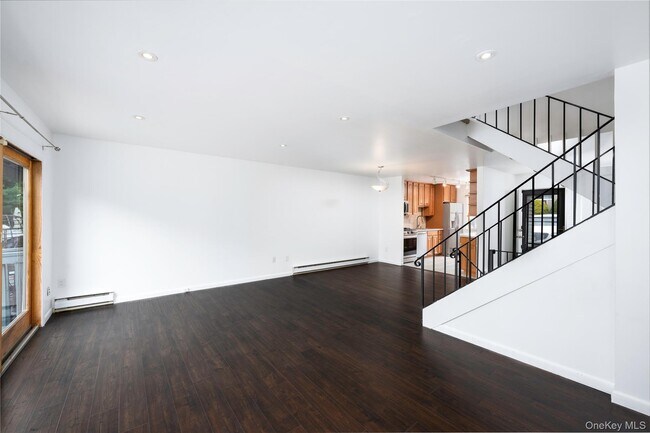 Building Photo - 14 Brewster Woods Dr