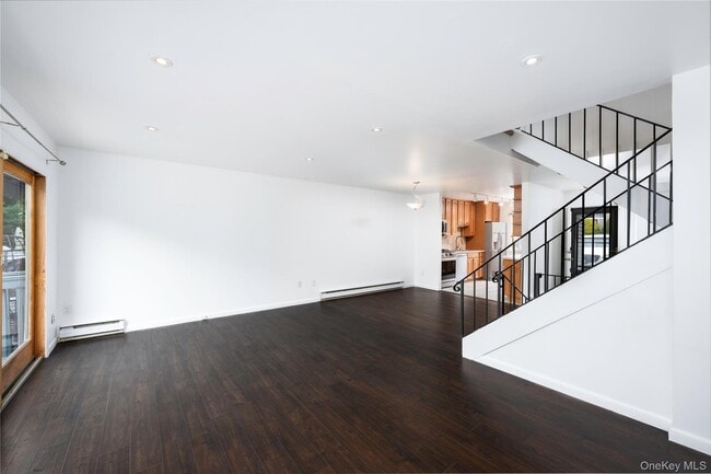 Building Photo - 14 Brewster Woods Dr