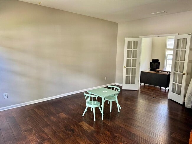 Building Photo - 230 Albrighton Ct