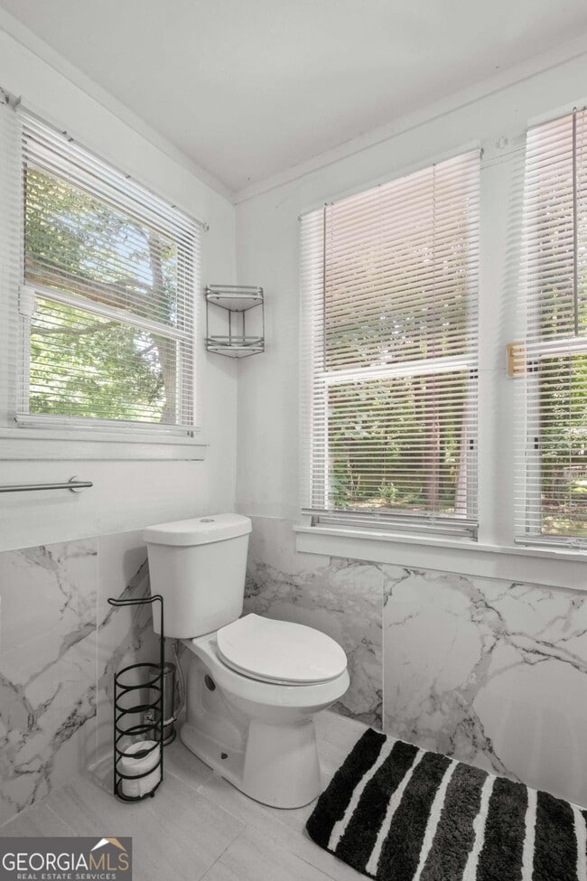 Building Photo - 1738 Duke Rd