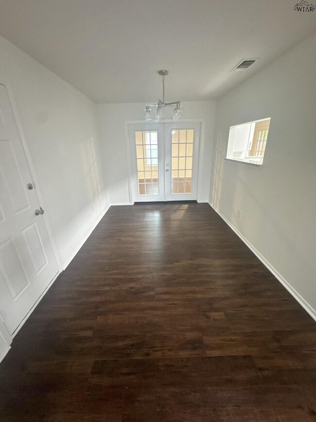 Building Photo - 4318 Hillsboro