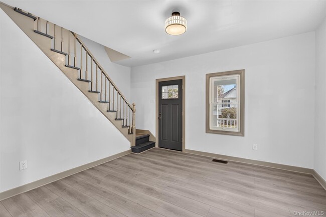 Building Photo - 62 Poplar St