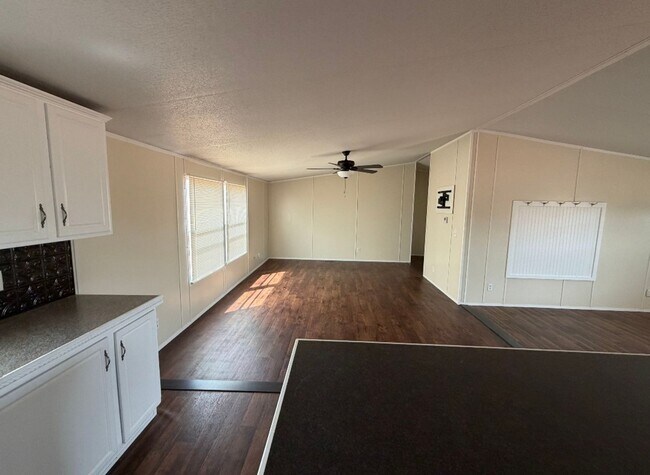 Building Photo - 3br 2ba on 1.5 acres in Blanchard!!