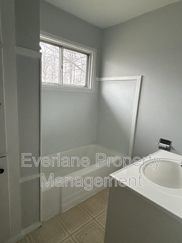 Building Photo - 6713 E 52nd St.