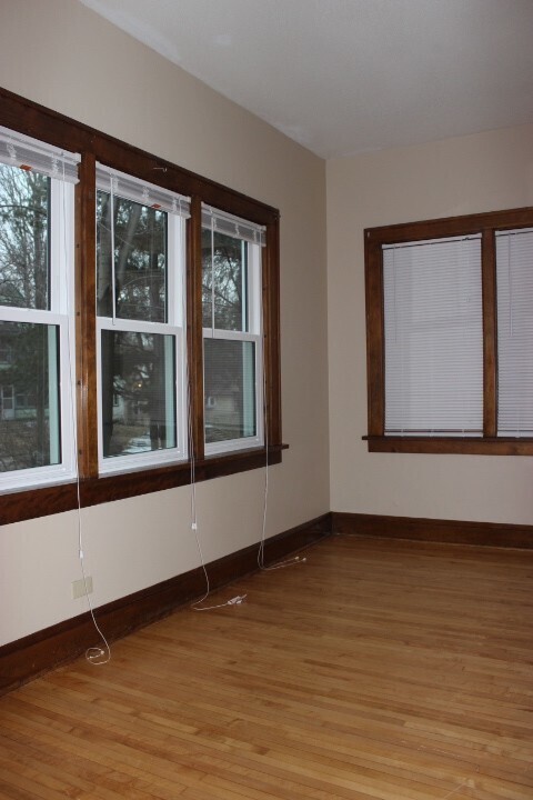 Northeast Minneapolis Main level Duplex, V... - 2230 Buchanan St NE ...