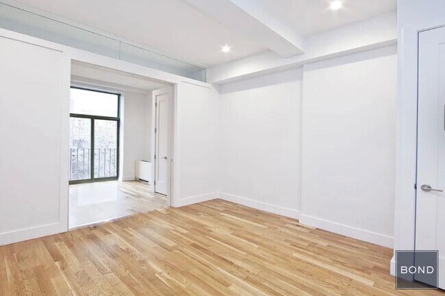 Primary Photo - 210-220-220 E 22nd St