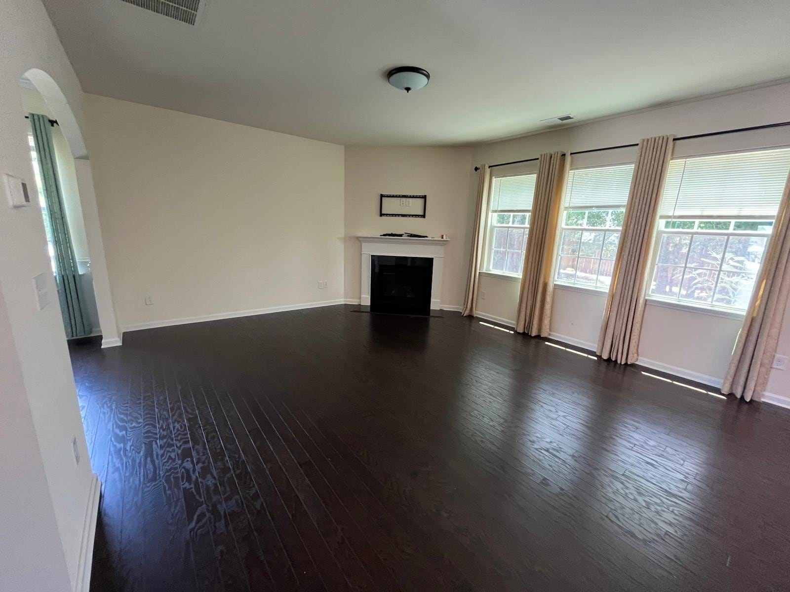 Building Photo - Room in House on Ebbets Rd