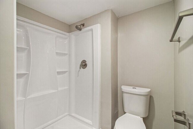 Building Photo - Fully Renovated 3BR/2BA Condo in Decatur!